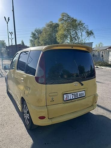 Toyota Funcargo: 2001 г., 1.5 л, Автомат, Бензин, Минивэн