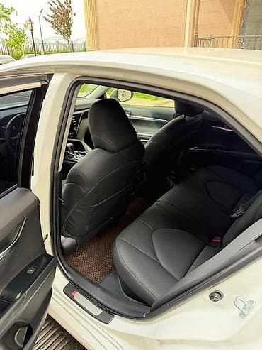 Toyota Camry: 2019 г., 2.5 л, Автомат, Гибрид, Седан — 9