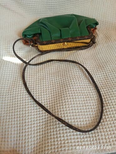 срочно продаю в связи с переездом: Классическая сумка, Louis Vuitton, Франция, Моющийся материал, Подкладка из мягкого материала, Водонепроницаемость, Женские, Б/у — 3