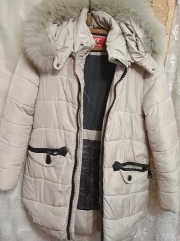 Продам зимнюю куртку на девочку 11-13 лет at lalafo.kg Продам зимнюю куртку на девочку 11-13 лет