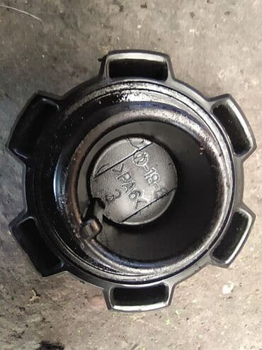 стенд для чистки дизельных форсунок: Toyota 1Kz масляная крышка, Тойота 1Kz крышка заливной горловины масла — 2