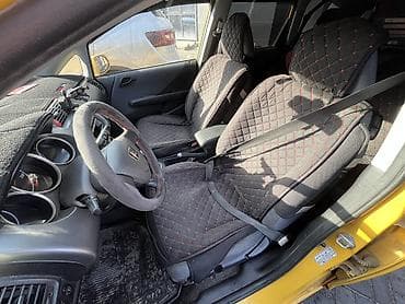 step vagon: Honda Jazz: 2005 г., 1.3 л, Механика, Бензин, Хэтчбэк — 6