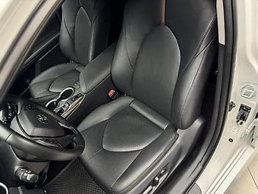 продаю тайота калдина: Toyota Camry: 2020 г., Автомат, Седан — 9