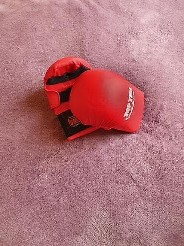 Оюнчуктар: Боксерские перчатки. На 7- 8 лет — 3