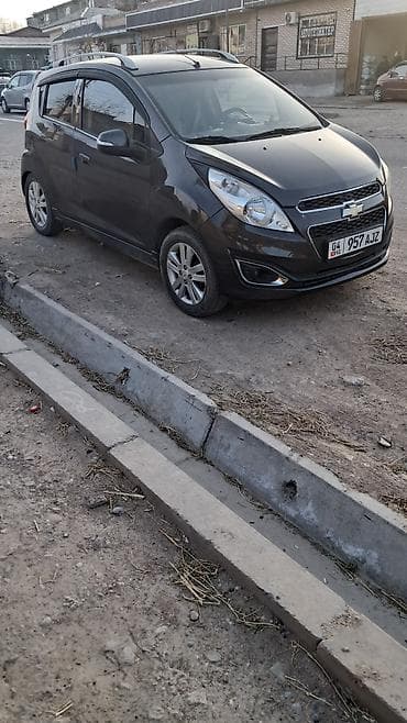 1: Chevrolet Spark: 2015 г., 1 л, Вариатор, Бензин, Седан — 1