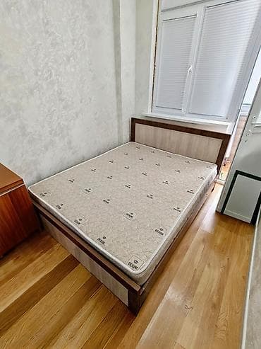 Срочно продаю Двуспальная кровать с матрасом .Качество очень хорошее в — 1
