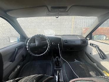 1 9 тди: Volkswagen Passat: 1989 г., 1.8 л, Кол менен иштөөчү, Бензин, Седан — 4