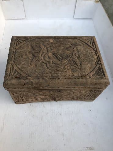 кызыл май свечи в бишкеке: Продаю шкатулку (деревянную, ручная работа), длина-14см., ширина-9см. — 1