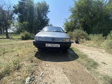 Volkswagen Passat: 1992 г., 1.8 л, Механика, Газ, Универсал — 4