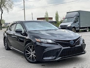 Toyota Camry: 2021 г., 2.5 л, Автомат, Гибрид, Седан