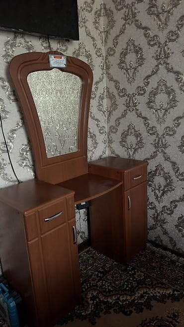 спальный горнитур: Спальный гарнитур в классическом стиле (цвет – тёплый орех) Состав — 2