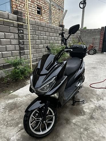 Продается скутер максичёрный, на литых дисках. Состояние идеальная 😍