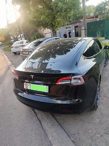 Tesla: Tesla Model 3: 2022 г., 5.5 л, Автомат, Электромобиль, Седан — 2