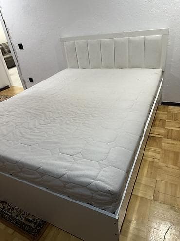 Двуспальные кровати: Двуспальная кровать, С мягким изголовьем, длина - 150 см — 6