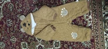 обувь на годик: Продаются зимние комбинезоны на 1-1,5 года, состояние идеальное . По — 2