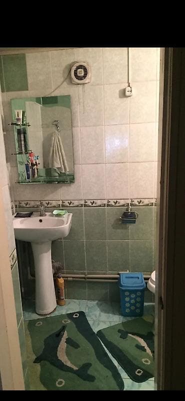 дом сатылат бишкек: 55 м², 3 бөлмө, Забор, тосулган — 4