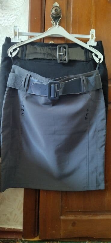 Юбки. Серый и черный цвет. С ремешком. Новая. Размер 48-50. Сезон
