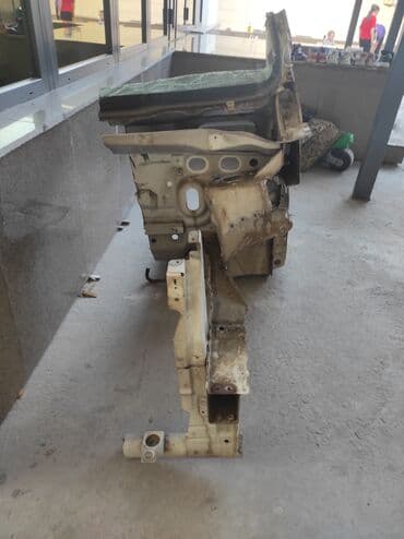 балка на прицеп: Кузов бортовой Honda, 2003 г., Б/у, Оригинал — 2