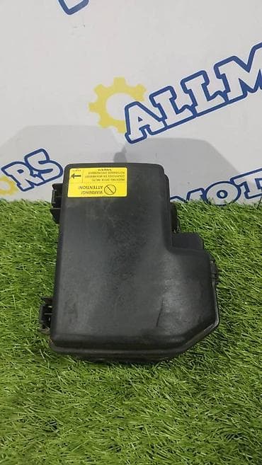 step rf3: Volvo XC90 T6 v-2.9 2003 год, крышка блока предохранителей — 1