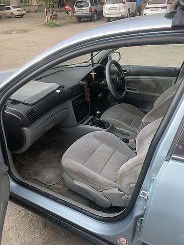 Volkswagen: Volkswagen Passat: 2001 г., 2 л, Механика, Бензин, Седан — 6