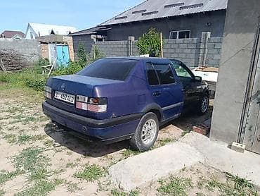 Унаа сатуу: Volkswagen Vento: 1993 г., 1.8 л, Кол менен иштөөчү, Бензин, Седан — 2
