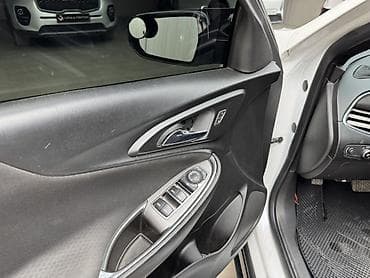 авто под выку: Chevrolet Malibu: 2017 г., Бензин, Седан — 7