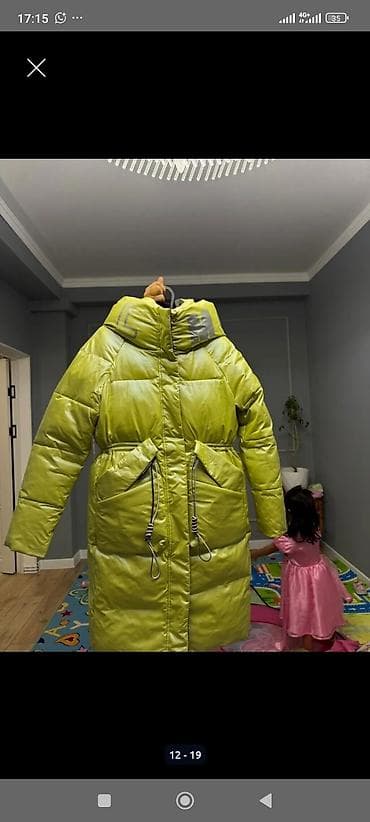 nike tech: Женский зимний пуховик-парка, удлинённый, ярко‑салатового цвета — 2