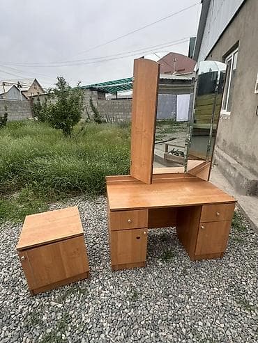 Спальный гарнитур, цвет – светлый дуб (ЛДСП). Состав: - — 4