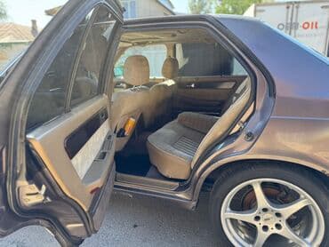 срочно продаю в связи с переездом: Mazda 929: 1989 г., 3 л, Механика, Бензин, Седан — 6