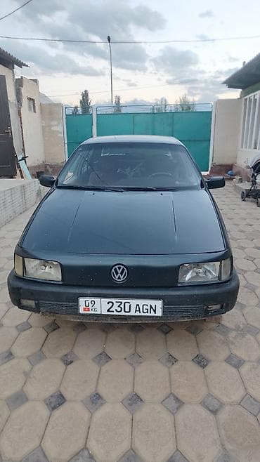 rexton 2020: Volkswagen Passat: 1990 г., 2 л, Механика, Бензин, Седан — 1