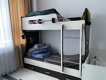 Мебель: Двухъярусная детская кровать с лестницей и выкатными ящиками. - — 1