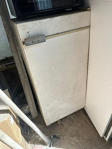 Однокамерный холодильник работает в отличном состоянии просто помыть — 2