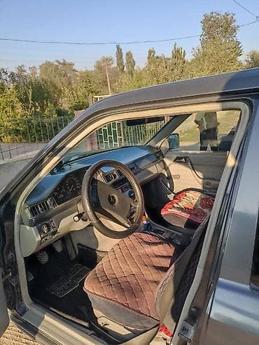 Mercedes-Benz 220: 1988 г., 3 л, Механика, Дизель, Седан