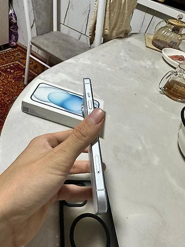 IPhone 15 — 2