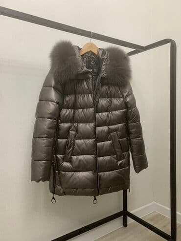 спортивное оборудование: Продаю зимнюю куртку‼️‼️‼️цвет Хаки, заказывала в Манго с Турции, мега — 4