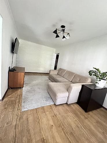 продаю 5 комнатную квартиру: 3 комнаты, 58 м², 104 серия, 3 этаж, Евроремонт — 3