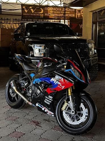 s1000: Спортбайк BMW, 1000 куб. см, Бензин — 1