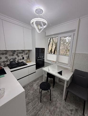 квартира купить: Сдаётся комната в 3‑комнатной квартире. Адрес: 8 микрорайон, дом 19, 2 — 2