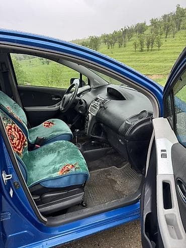 Транспорт: Toyota Vitz: 2010 г., Хетчбек — 7