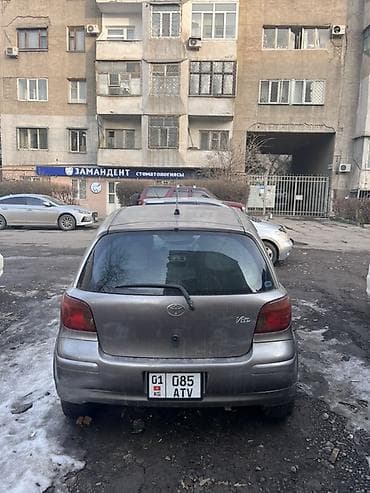 Toyota: Toyota Vitz: 2003 г., 1.3 л, Автомат, Бензин, Хэтчбэк — 2