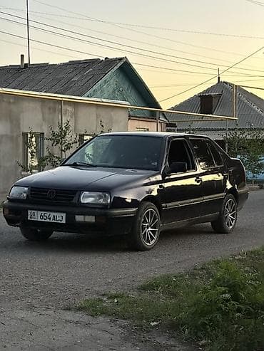 дверь форестер: Volkswagen Vento: 1993 г., 1.8 л, Механика, Бензин, Седан — 7