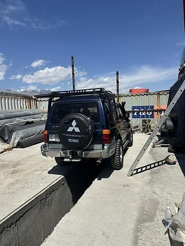аварийная внедорожник: Mitsubishi Pajero: 1996 г., 3 л, Автомат, Бензин, Внедорожник — 3