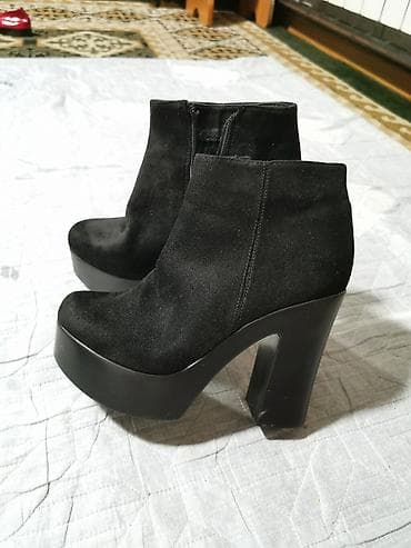 спортивные обувь: Обувь — женская и мужская, несколько моделей. - Польские домашние — 8