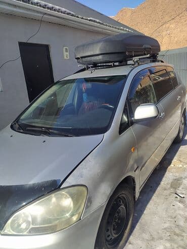 машины для женщин: Toyota Avensis Verso: 2001 г., 2.4 л, Механика, Газ, Минивэн — 5