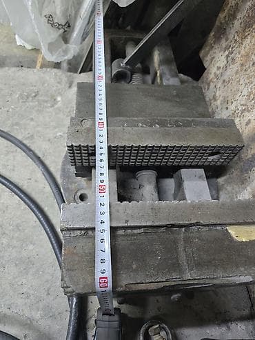 тиски фрезерные: Тиски фрезерные поворотные, массивные. поворотный стол в комплекте — 4