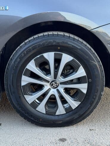 Ковролин: Toyota Prius: 2019 г., 1.8 л, Автомат, Гибрид, Хетчбек — 6