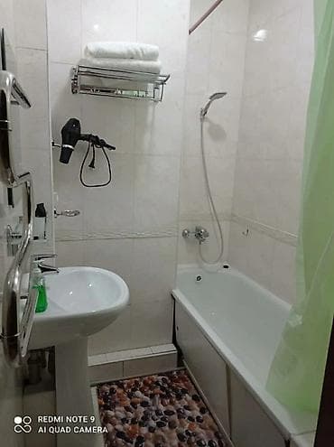 гостиница центр бишкек: 1 комната, Душевая кабина, Постельное белье, Кондиционер — 10