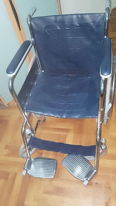 Б/у инвалидная коляска с ручным приводом. Складывается. - Стальная at lalafo.kg Б/у инвалидная коляска с ручным приводом. Складывается. - Стальная