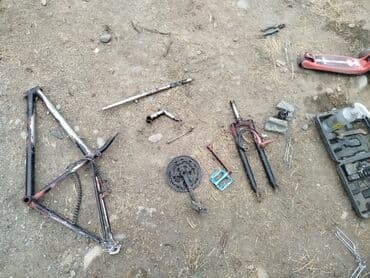 система на фикс: Разрозненные велозапчасти (набор) Состав: - Рама под колёса 26" — 1