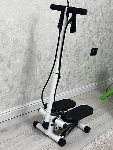 норма парка: Мини-степпер с поручнем и эспандерами - Компактный домашний — 1